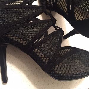 Nine West lace up peep toe heel